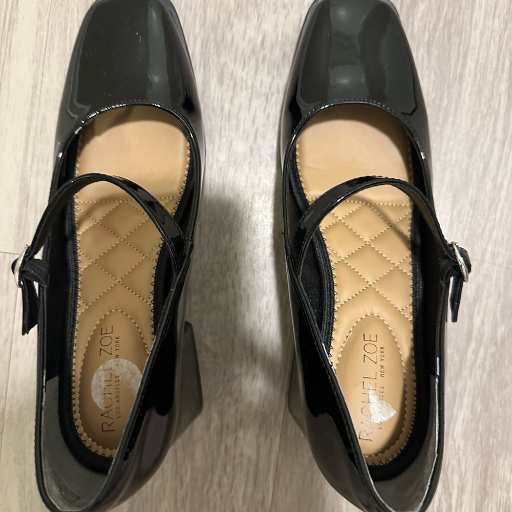 Heels square shoes